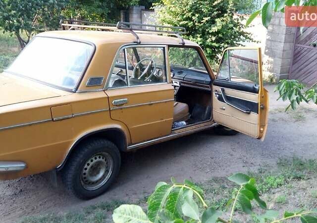 Жовтий ВАЗ 2103, об'ємом двигуна 1.5 л та пробігом 150 тис. км за 962 $, фото 4 на Automoto.ua