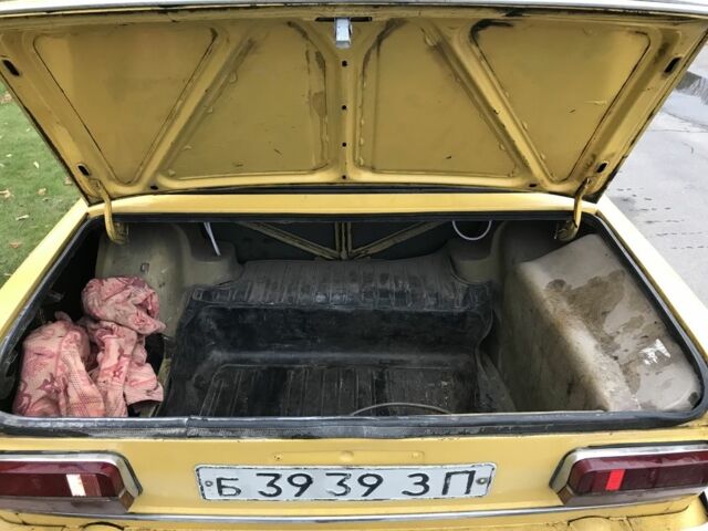 Желтый ВАЗ 2103, объемом двигателя 1.5 л и пробегом 805 тыс. км за 713 $, фото 7 на Automoto.ua