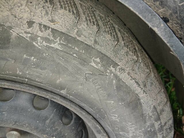 Желтый ВАЗ 2103, объемом двигателя 1.4 л и пробегом 300 тыс. км за 300 $, фото 10 на Automoto.ua