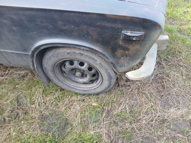 Желтый ВАЗ 2103, объемом двигателя 1.4 л и пробегом 300 тыс. км за 300 $, фото 2 на Automoto.ua