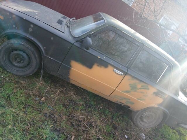 Желтый ВАЗ 2103, объемом двигателя 1.4 л и пробегом 300 тыс. км за 300 $, фото 11 на Automoto.ua