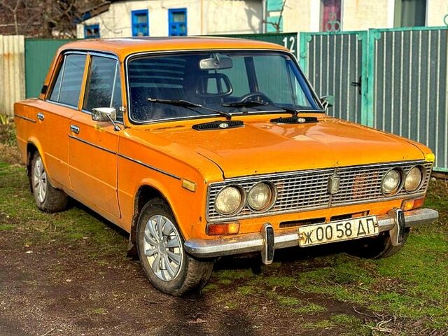 Желтый ВАЗ 2103, объемом двигателя 1.5 л и пробегом 100 тыс. км за 490 $, фото 1 на Automoto.ua