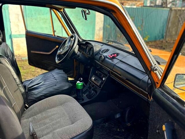 Желтый ВАЗ 2103, объемом двигателя 1.5 л и пробегом 100 тыс. км за 490 $, фото 4 на Automoto.ua