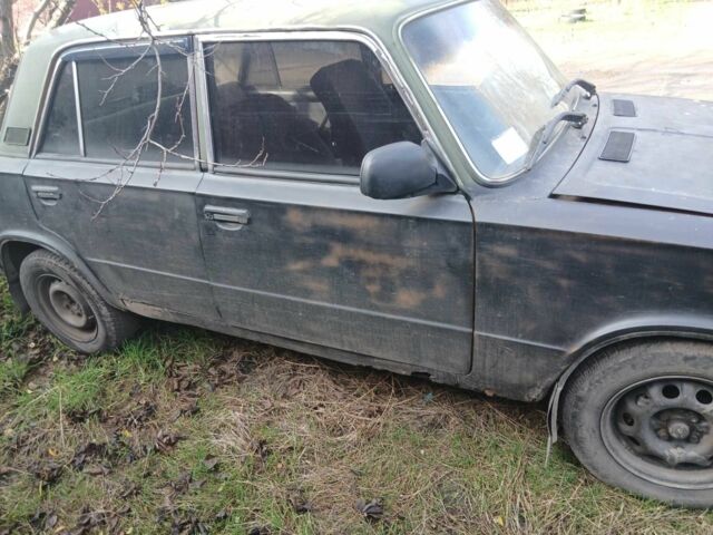 Желтый ВАЗ 2103, объемом двигателя 1.4 л и пробегом 300 тыс. км за 300 $, фото 3 на Automoto.ua