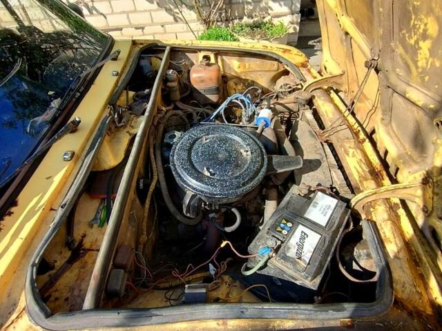 Желтый ВАЗ 2103, объемом двигателя 1.3 л и пробегом 100 тыс. км за 240 $, фото 1 на Automoto.ua