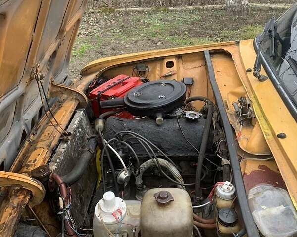 Желтый ВАЗ 2103, объемом двигателя 1.5 л и пробегом 10 тыс. км за 700 $, фото 2 на Automoto.ua