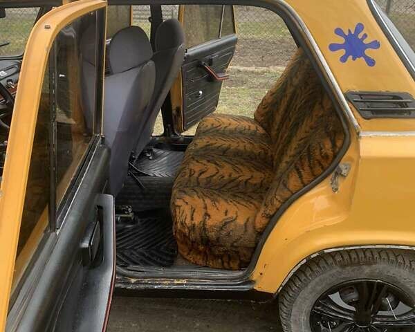 Желтый ВАЗ 2103, объемом двигателя 1.5 л и пробегом 10 тыс. км за 700 $, фото 7 на Automoto.ua