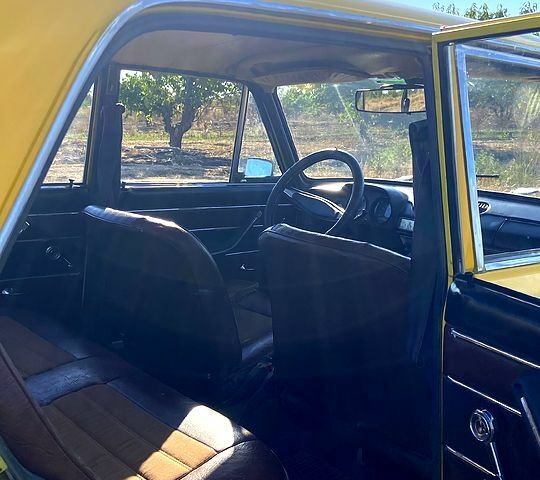 Желтый ВАЗ 2103, объемом двигателя 1.5 л и пробегом 299 тыс. км за 950 $, фото 7 на Automoto.ua