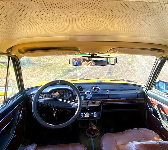 Желтый ВАЗ 2103, объемом двигателя 1.5 л и пробегом 299 тыс. км за 950 $, фото 5 на Automoto.ua