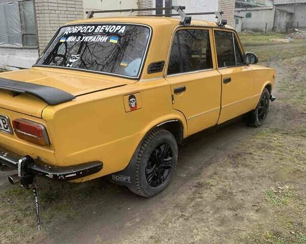 Желтый ВАЗ 2103, объемом двигателя 1.5 л и пробегом 10 тыс. км за 700 $, фото 5 на Automoto.ua