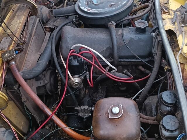 Желтый ВАЗ 2103, объемом двигателя 1.5 л и пробегом 1 тыс. км за 238 $, фото 6 на Automoto.ua