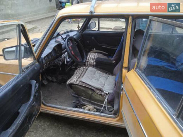 Желтый ВАЗ 2103, объемом двигателя 1.3 л и пробегом 220 тыс. км за 550 $, фото 5 на Automoto.ua