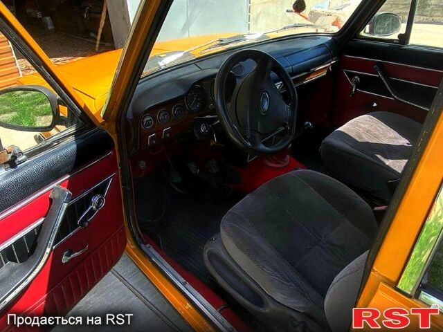 Желтый ВАЗ 2103, объемом двигателя 1.5 л и пробегом 43 тыс. км за 1350 $, фото 5 на Automoto.ua
