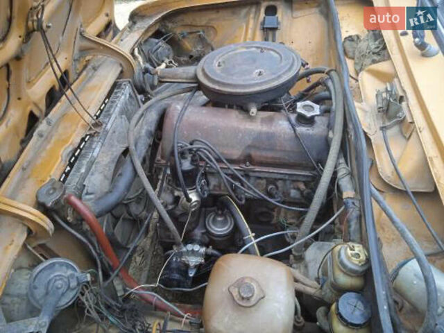 Желтый ВАЗ 2103, объемом двигателя 1.3 л и пробегом 220 тыс. км за 550 $, фото 3 на Automoto.ua