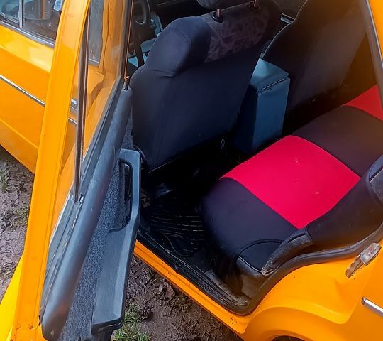Жовтий ВАЗ 2103, об'ємом двигуна 1.3 л та пробігом 140 тис. км за 650 $, фото 4 на Automoto.ua