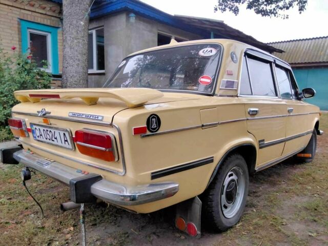 Желтый ВАЗ 2103, объемом двигателя 1.3 л и пробегом 200 тыс. км за 750 $, фото 4 на Automoto.ua