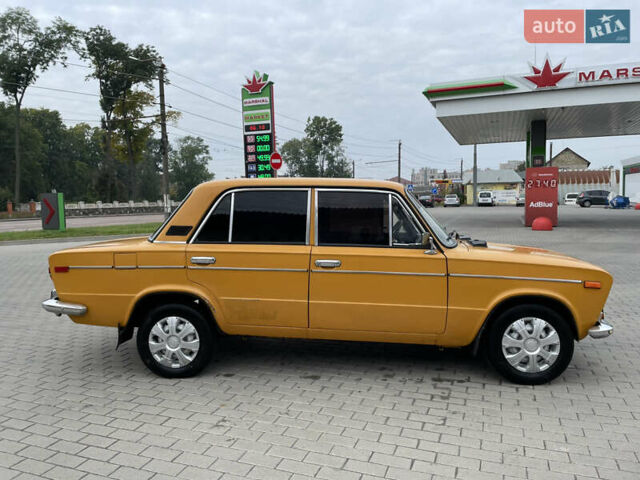 Желтый ВАЗ 2103, объемом двигателя 1.45 л и пробегом 200 тыс. км за 1000 $, фото 2 на Automoto.ua
