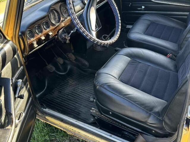 Жовтий ВАЗ 2103, об'ємом двигуна 1.5 л та пробігом 100 тис. км за 762 $, фото 5 на Automoto.ua