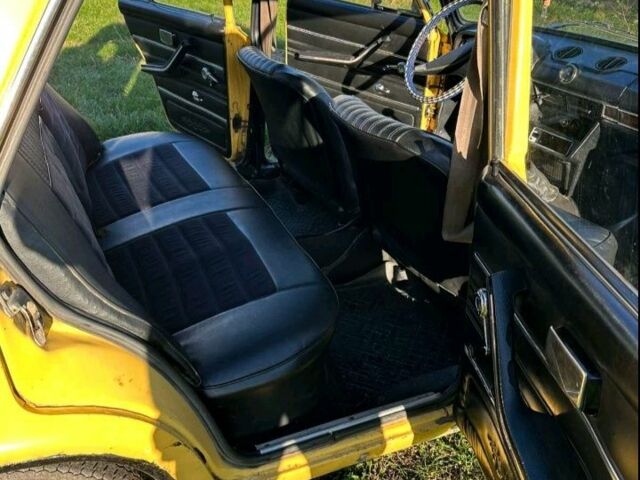 Жовтий ВАЗ 2103, об'ємом двигуна 1.5 л та пробігом 100 тис. км за 762 $, фото 7 на Automoto.ua