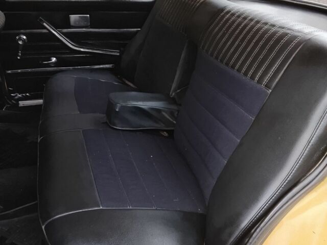Жовтий ВАЗ 2103, об'ємом двигуна 1.3 л та пробігом 117 тис. км за 816 $, фото 11 на Automoto.ua