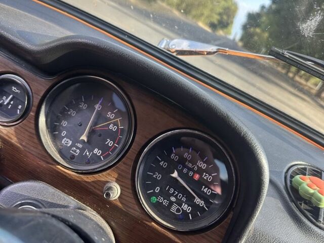 Желтый ВАЗ 2103, объемом двигателя 1.3 л и пробегом 2 тыс. км за 1800 $, фото 5 на Automoto.ua