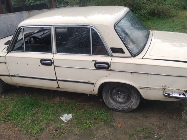 Желтый ВАЗ 2103, объемом двигателя 1.5 л и пробегом 100 тыс. км за 146 $, фото 3 на Automoto.ua