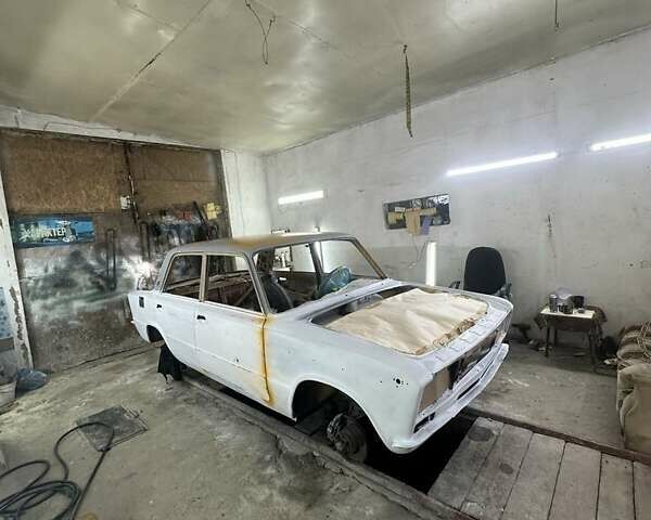 Желтый ВАЗ 2103, объемом двигателя 1.3 л и пробегом 500 тыс. км за 1800 $, фото 15 на Automoto.ua