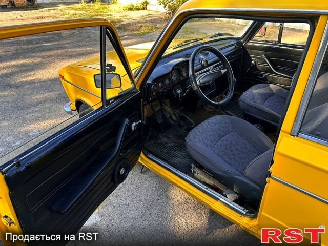 Жовтий ВАЗ 2103, об'ємом двигуна 1.3 л та пробігом 178 тис. км за 750 $, фото 3 на Automoto.ua