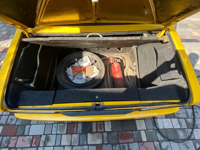 Желтый ВАЗ 2103, объемом двигателя 1.8 л и пробегом 74 тыс. км за 3000 $, фото 8 на Automoto.ua