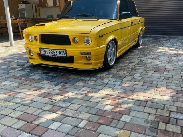 Желтый ВАЗ 2103, объемом двигателя 1.8 л и пробегом 74 тыс. км за 3000 $, фото 1 на Automoto.ua