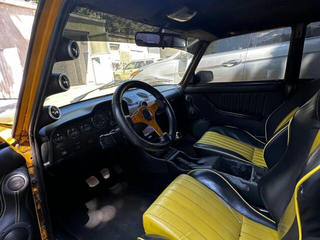 Желтый ВАЗ 2103, объемом двигателя 1.8 л и пробегом 74 тыс. км за 3000 $, фото 9 на Automoto.ua