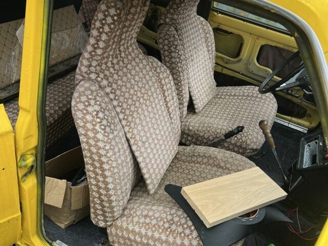 Желтый ВАЗ 2103, объемом двигателя 1.3 л и пробегом 3 тыс. км за 400 $, фото 2 на Automoto.ua