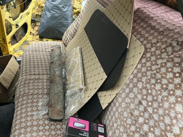 Желтый ВАЗ 2103, объемом двигателя 1.3 л и пробегом 3 тыс. км за 400 $, фото 3 на Automoto.ua