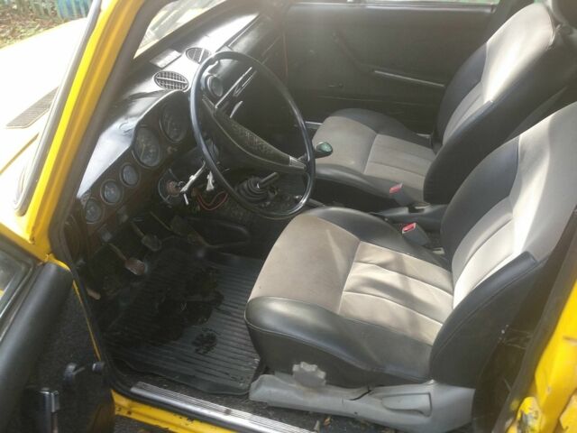 ВАЗ 2103 1989 у Старокостянтинів на Automoto.ua Жовтий ВАЗ 2103, об'ємом двигуна 1.3 л та пробігом 80 тис. км за 646 $, фото 2 на Automoto.ua