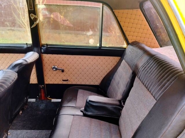 Желтый ВАЗ 2103, объемом двигателя 1.5 л и пробегом 77 тыс. км за 618 $, фото 9 на Automoto.ua