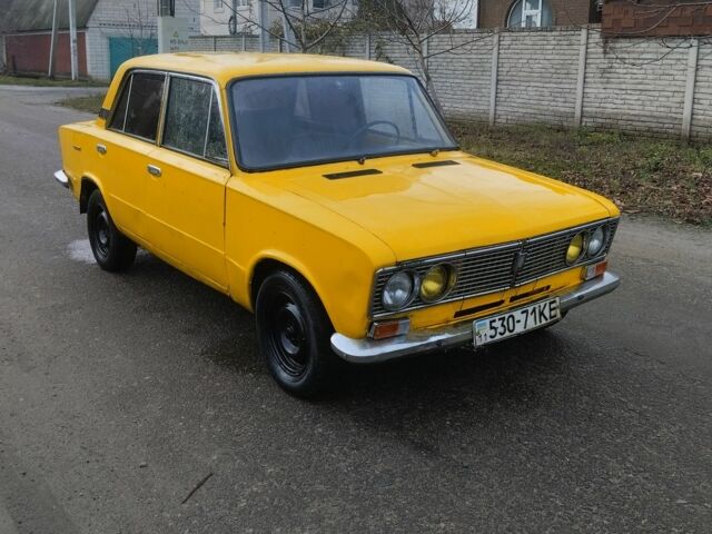 Желтый ВАЗ 2103, объемом двигателя 1.5 л и пробегом 77 тыс. км за 618 $, фото 2 на Automoto.ua