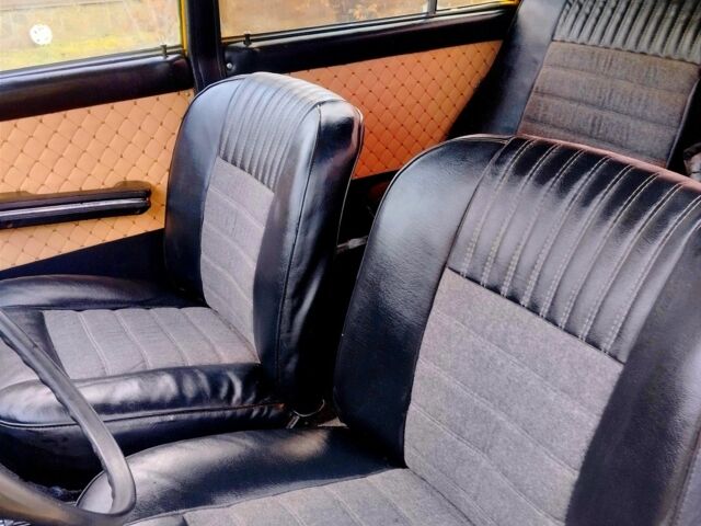 Желтый ВАЗ 2103, объемом двигателя 1.5 л и пробегом 77 тыс. км за 618 $, фото 8 на Automoto.ua