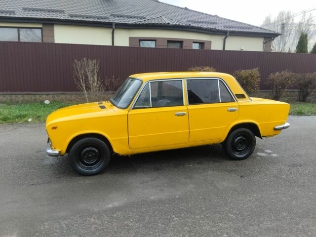 Желтый ВАЗ 2103, объемом двигателя 1.5 л и пробегом 77 тыс. км за 618 $, фото 6 на Automoto.ua