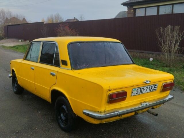 Желтый ВАЗ 2103, объемом двигателя 1.5 л и пробегом 77 тыс. км за 618 $, фото 5 на Automoto.ua