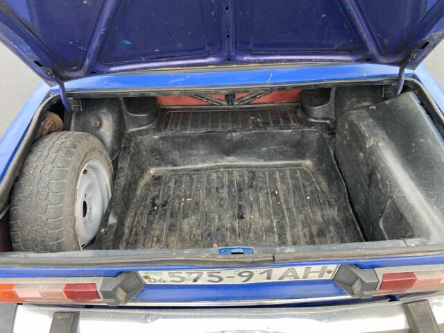 Серый ВАЗ 2103, объемом двигателя 0 л и пробегом 3 тыс. км за 592 $, фото 2 на Automoto.ua