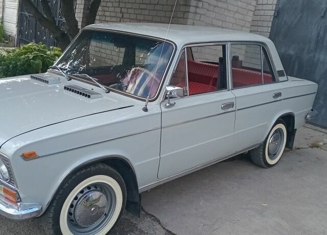 Серый ВАЗ 2103, объемом двигателя 1.3 л и пробегом 53 тыс. км за 2000 $, фото 2 на Automoto.ua