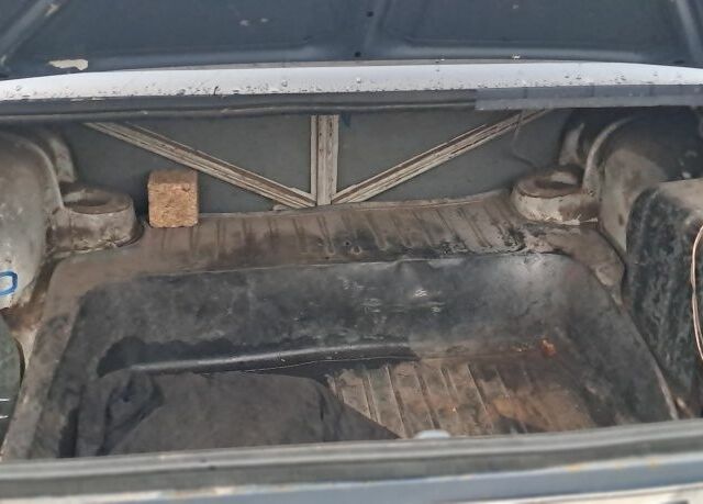 Серый ВАЗ 2103, объемом двигателя 1.5 л и пробегом 86 тыс. км за 550 $, фото 5 на Automoto.ua