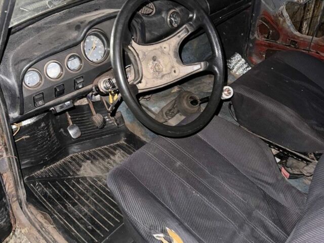 Серый ВАЗ 2103, объемом двигателя 1.3 л и пробегом 60 тыс. км за 370 $, фото 2 на Automoto.ua