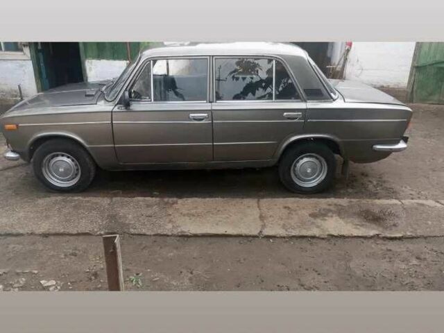 Серый ВАЗ 2103, объемом двигателя 1.3 л и пробегом 349 тыс. км за 685 $, фото 1 на Automoto.ua