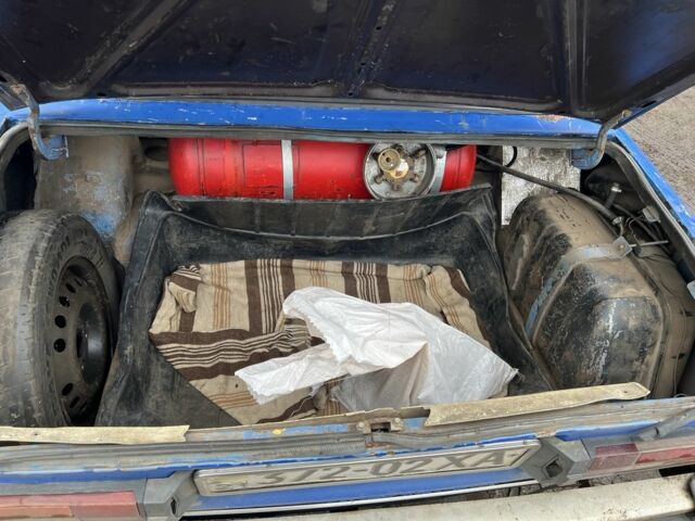 Синий ВАЗ 2103, объемом двигателя 1.5 л и пробегом 300 тыс. км за 473 $, фото 4 на Automoto.ua