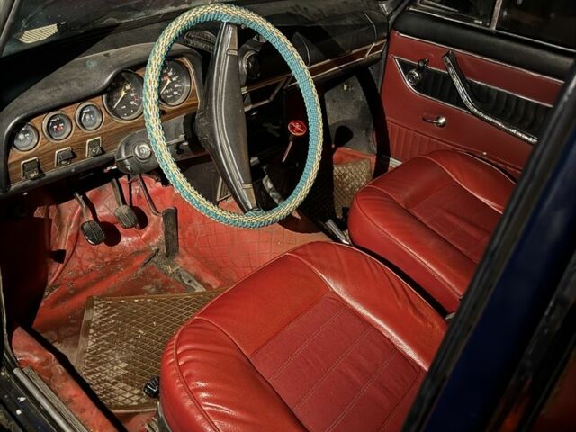 Синий ВАЗ 2103, объемом двигателя 0 л и пробегом 156 тыс. км за 650 $, фото 2 на Automoto.ua