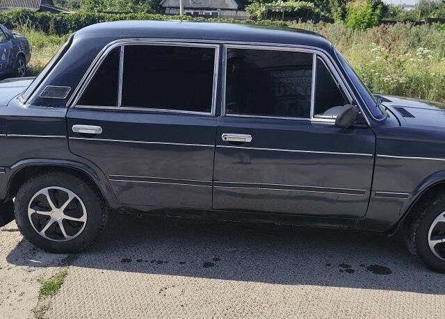 Синий ВАЗ 2103, объемом двигателя 0 л и пробегом 300 тыс. км за 650 $, фото 2 на Automoto.ua
