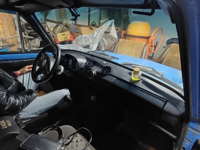 Синий ВАЗ 2103, объемом двигателя 1.3 л и пробегом 50 тыс. км за 524 $, фото 4 на Automoto.ua