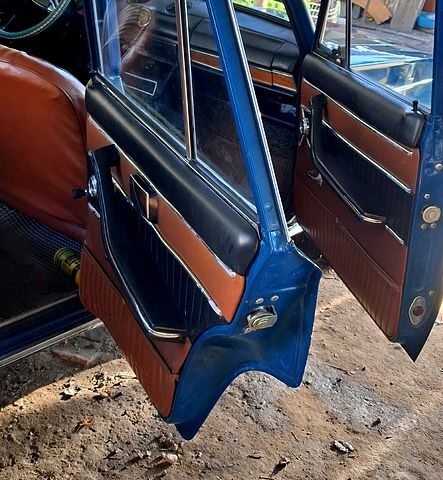 Синий ВАЗ 2103, объемом двигателя 1.5 л и пробегом 170 тыс. км за 3500 $, фото 6 на Automoto.ua