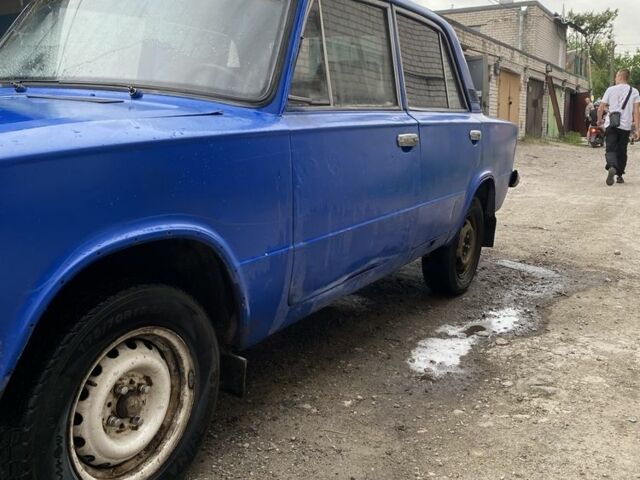 Синий ВАЗ 2103, объемом двигателя 0 л и пробегом 333 тыс. км за 313 $, фото 1 на Automoto.ua